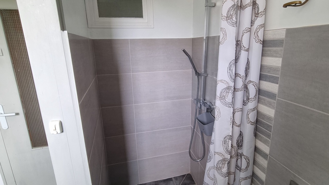 Photo of Bathroom in Thouarsais-Bouildroux
