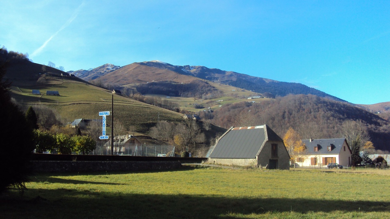 Photo of Outdoor in Campan