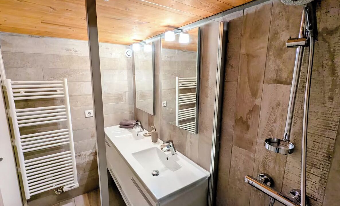 Photo of Bathroom in Beaumes-de-Venise