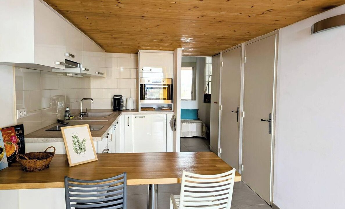 Photo of Kitchen in Beaumes-de-Venise