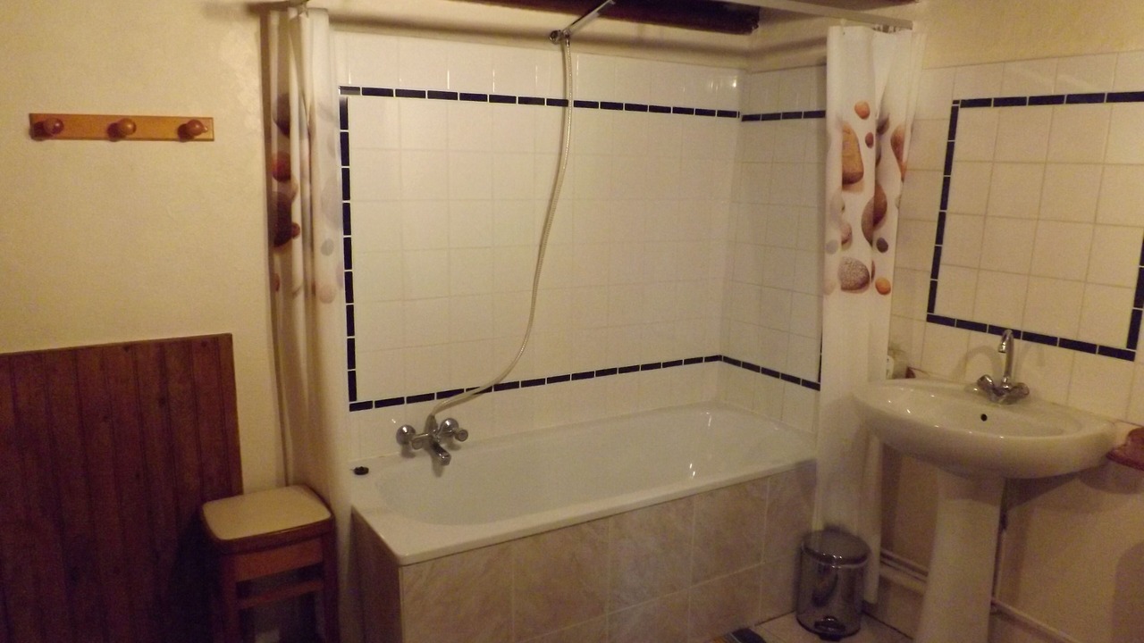 Photo of Bathroom in Thenac