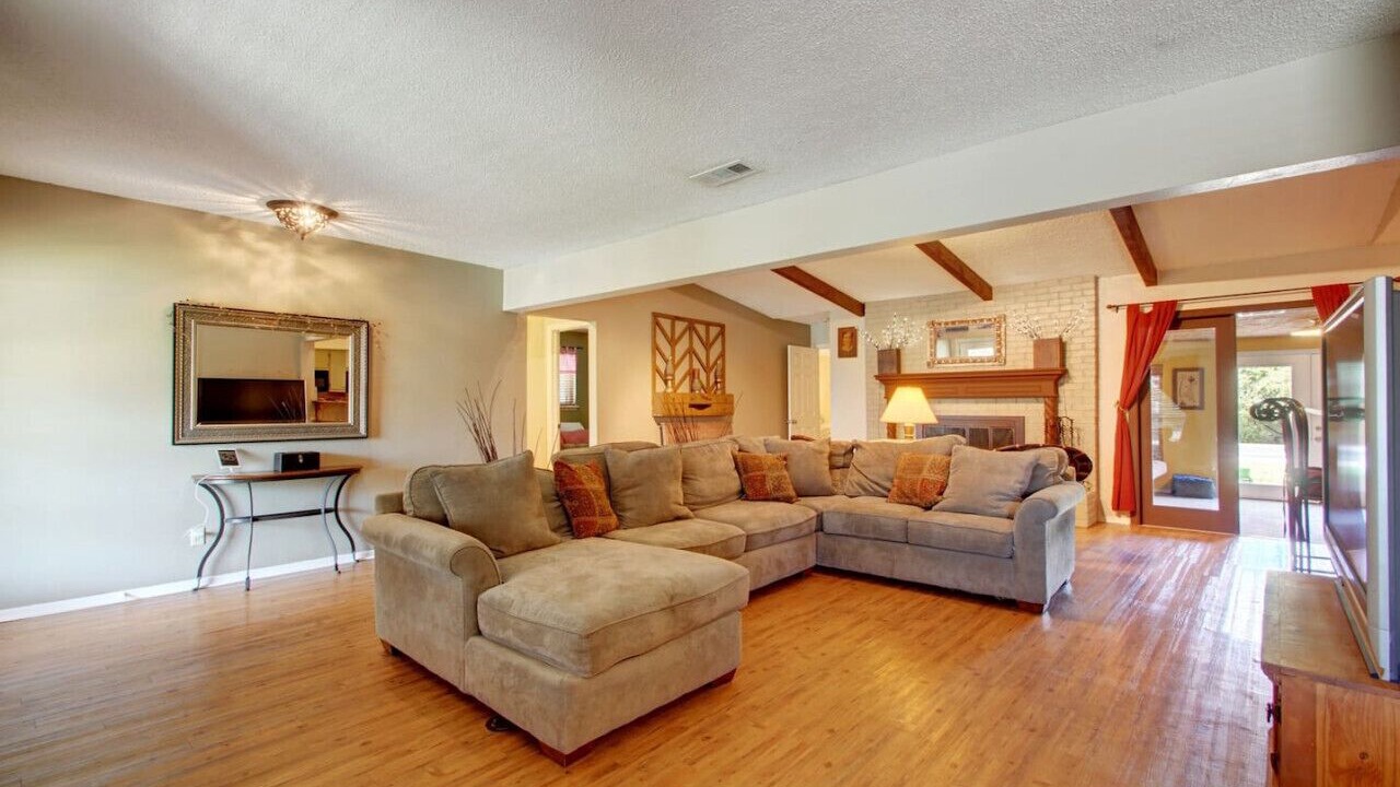 Photo of Livingroom in Pecan Springs Springdale