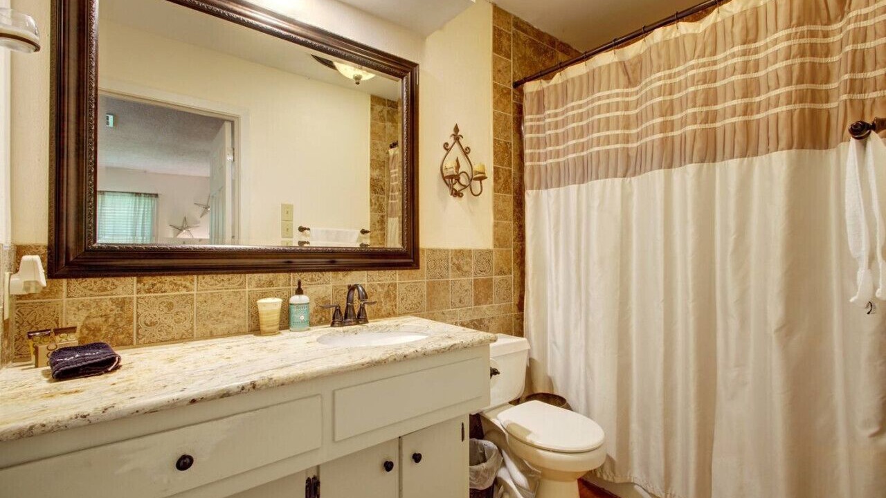 Photo of Bathroom in Pecan Springs Springdale