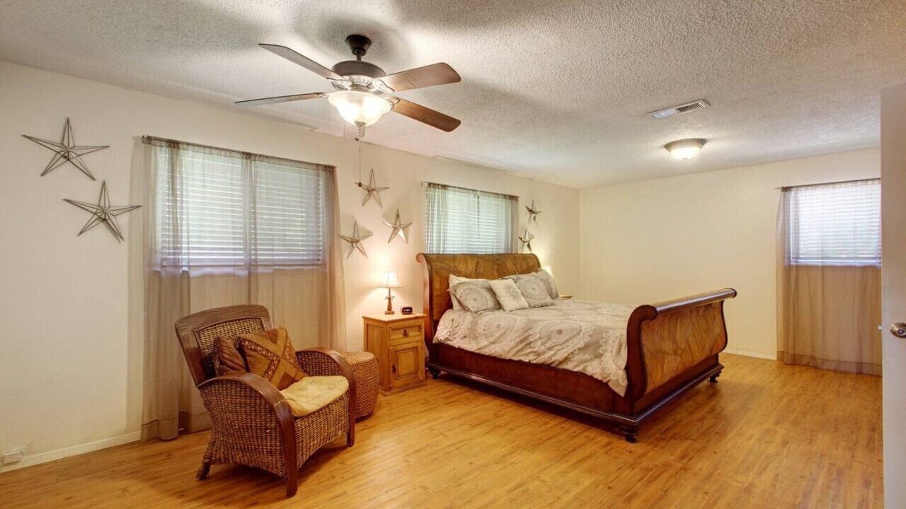 Photo of Bedroom in Pecan Springs Springdale