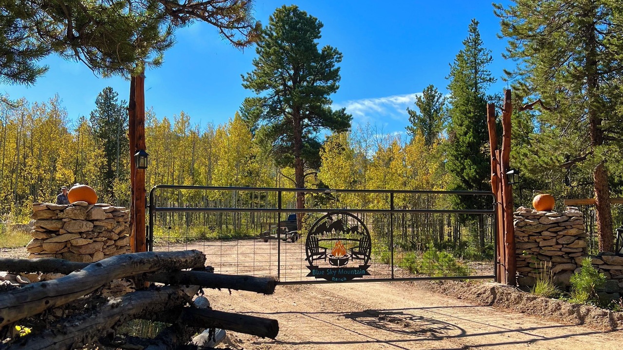 Photo of Outdoor in Black Hawk