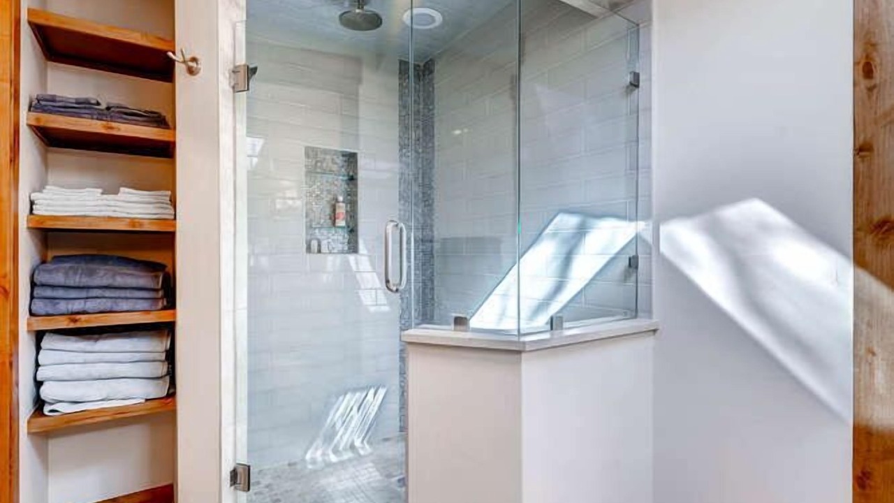 Photo of Bathroom in Interurban Park
