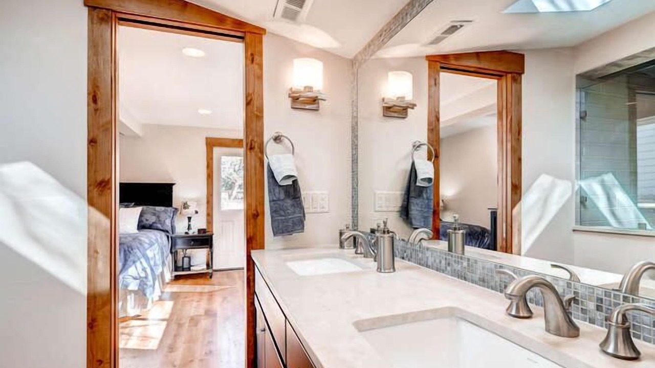 Photo of Bathroom in Interurban Park