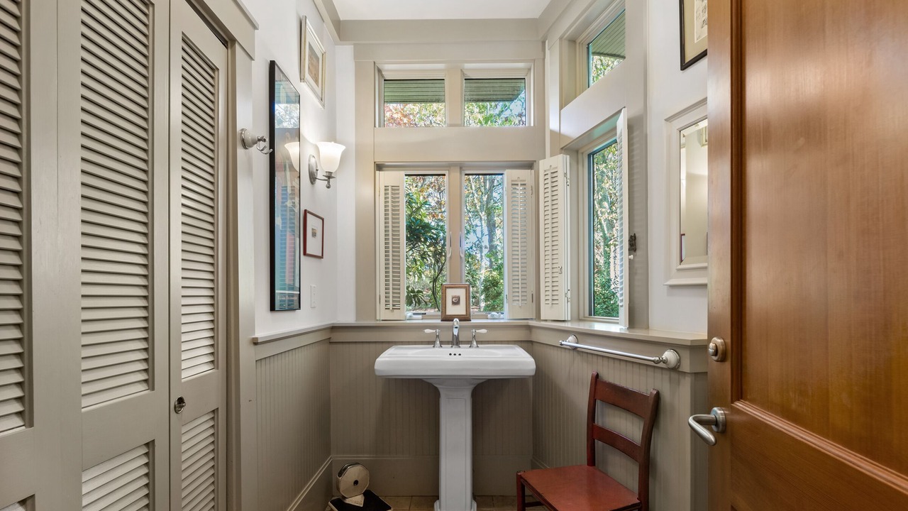 Photo of Bedroom in Truro