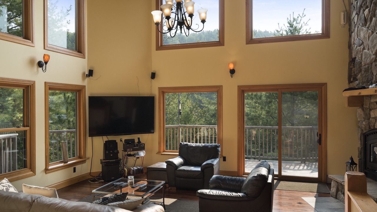 Photo of Livingroom in Val-des-Monts