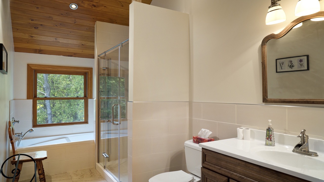 Photo of Bathroom in Val-des-Monts