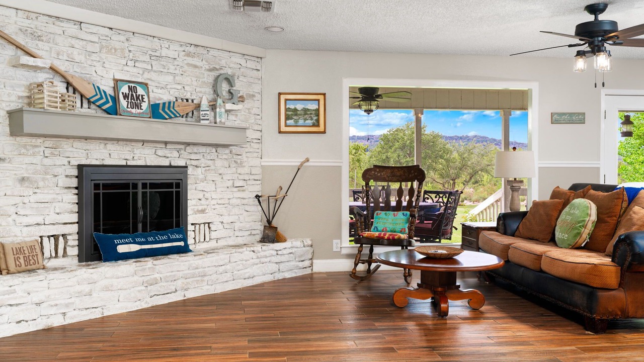 Photo of Livingroom in Burnet