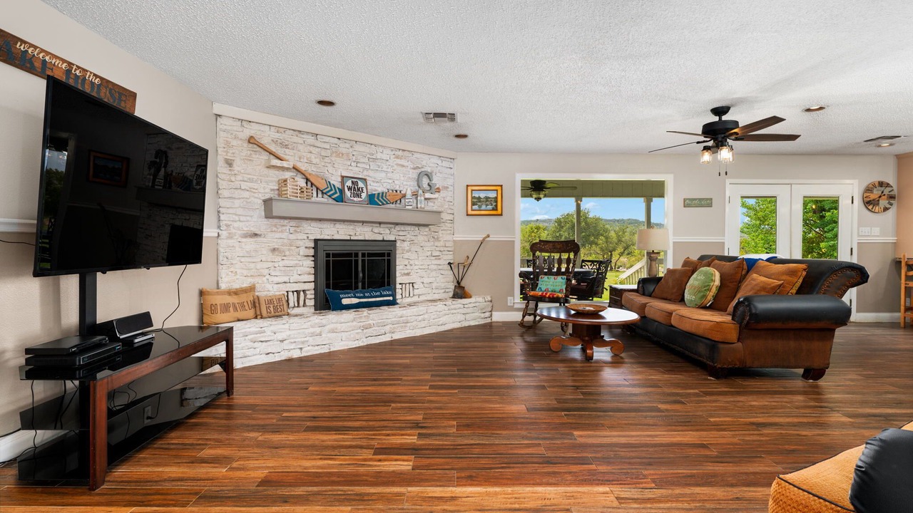 Photo of Livingroom in Burnet