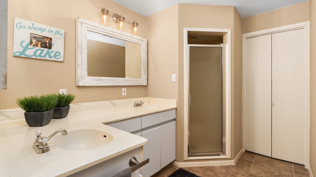 Photo of Bathroom in Burnet