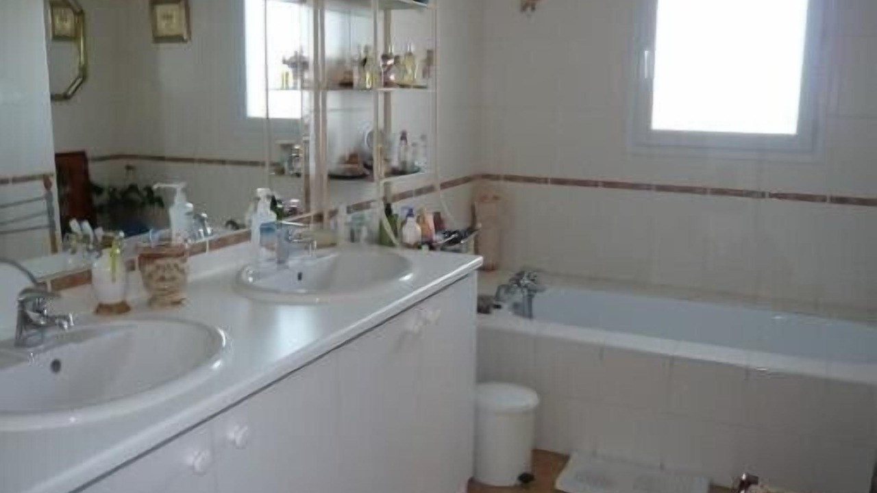 Photo of Bathroom in Le Grau-Du-Roi