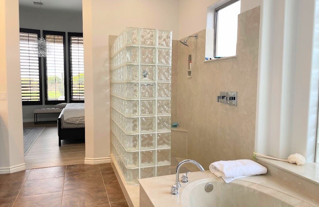 Photo of Bathroom in Pinnacle Peak