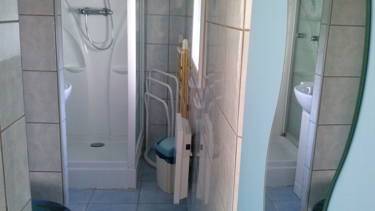 Photo of Bathroom in Saint-Pair-sur-Mer