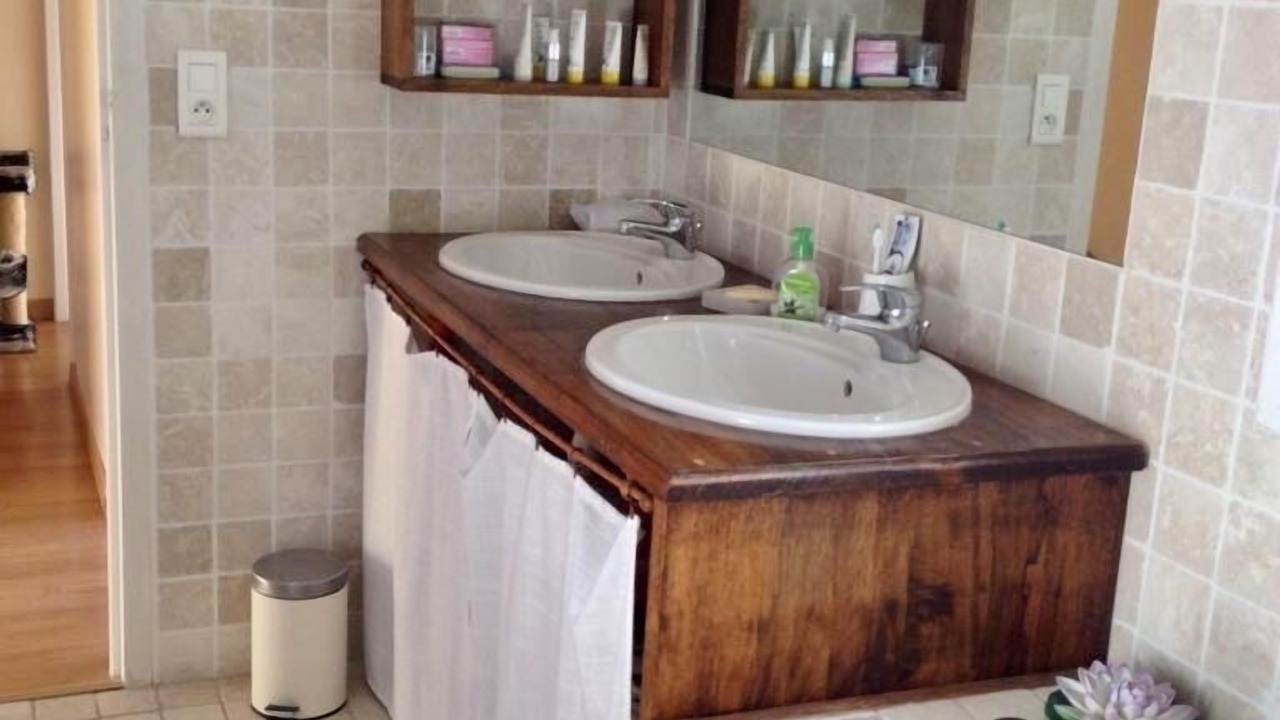 Photo of Bathroom in Saint-Quentin-la-Poterie