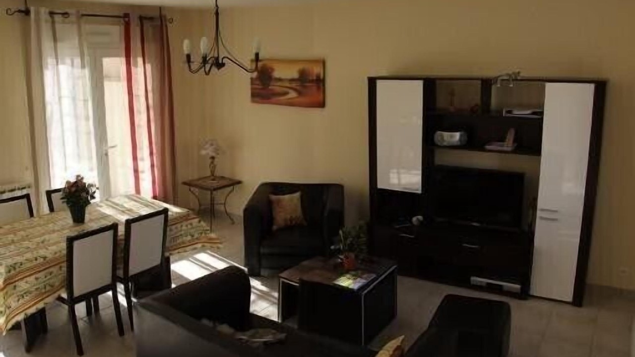 Photo of Livingroom in Saint-Quentin-la-Poterie