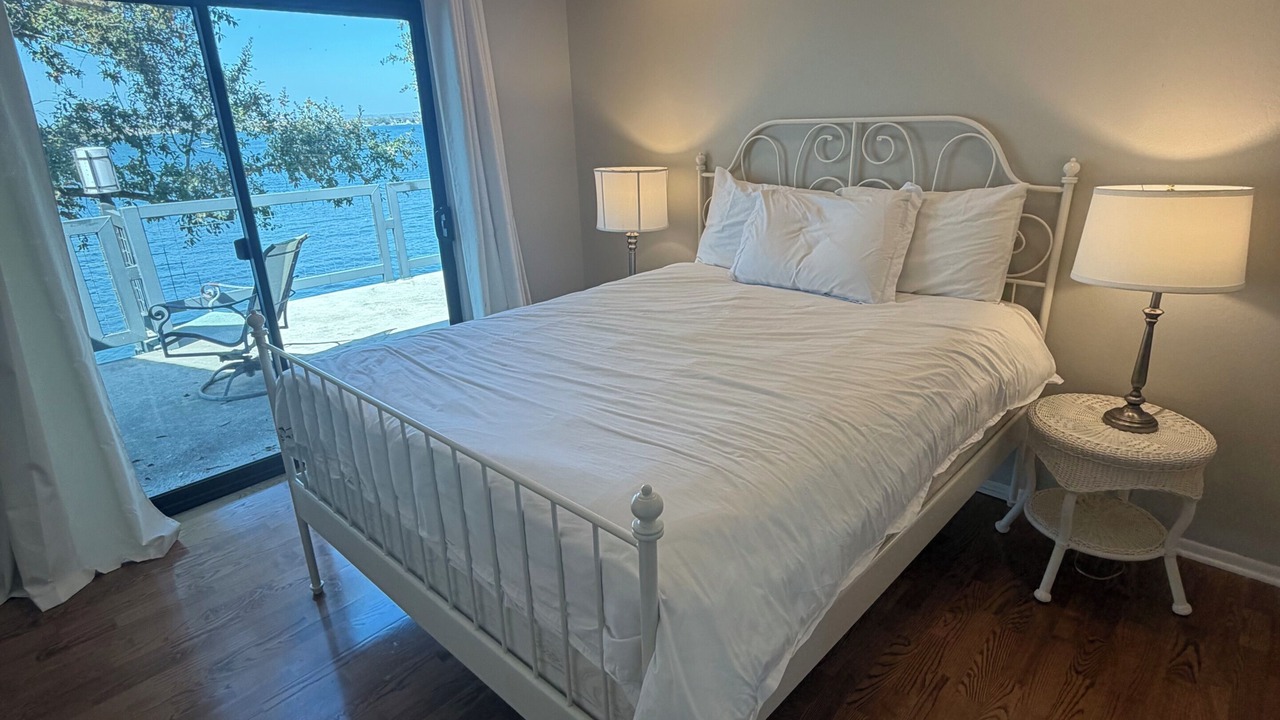 Photo of Bedroom in Horseshoe Bay