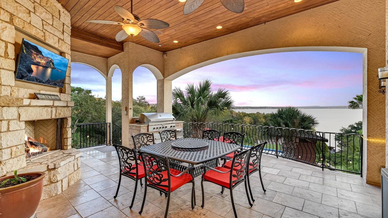 Photo of Livingroom in Comanche Trail