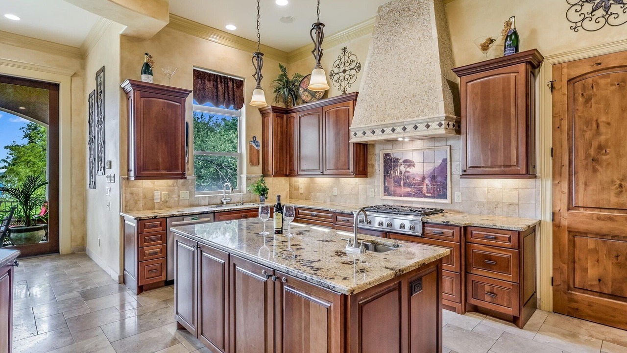 Photo of Kitchen in Comanche Trail