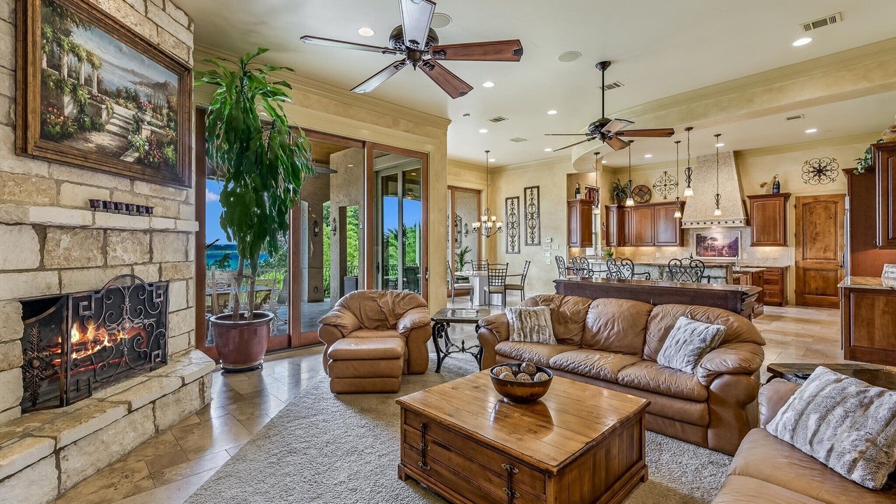 Photo of Livingroom in Comanche Trail