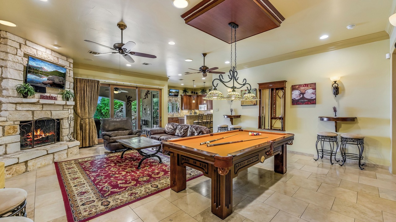 Photo of Livingroom in Comanche Trail