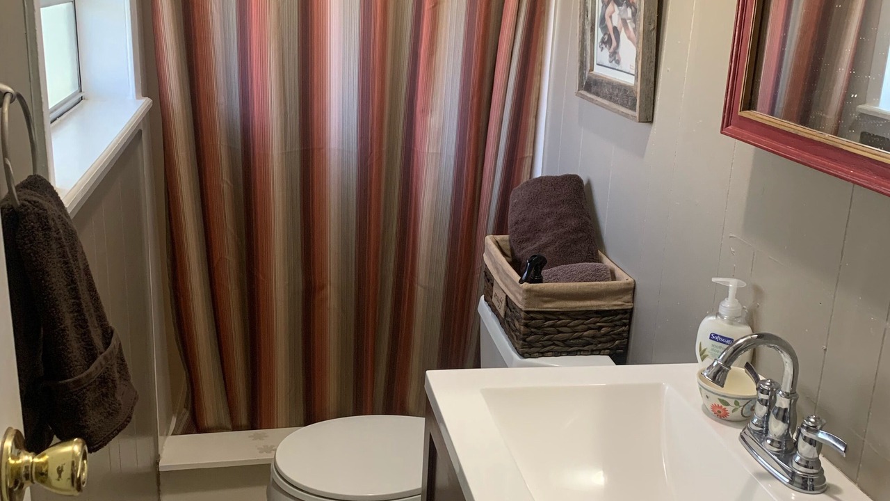 Photo of Bathroom in Van Zandt County