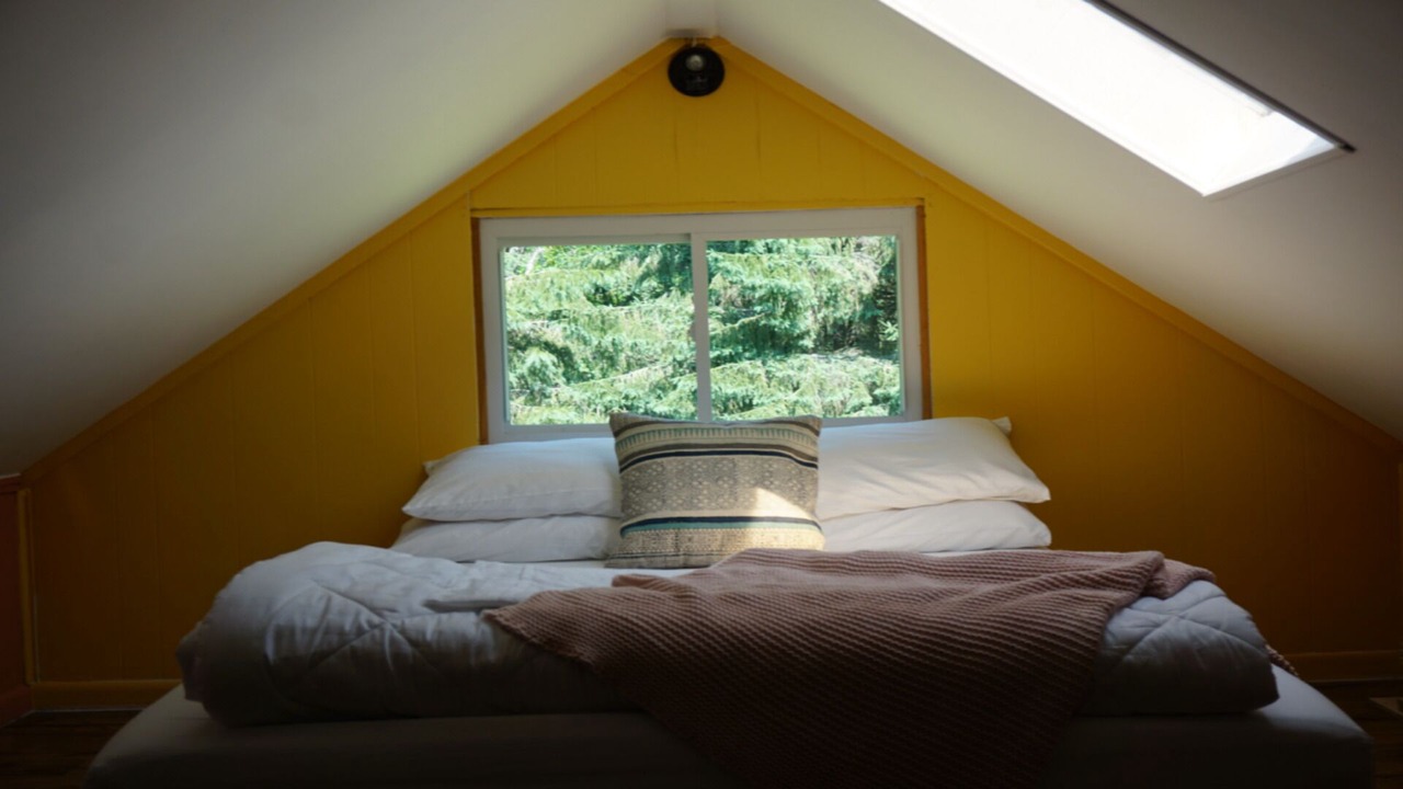 Photo of Bedroom in Roxbury
