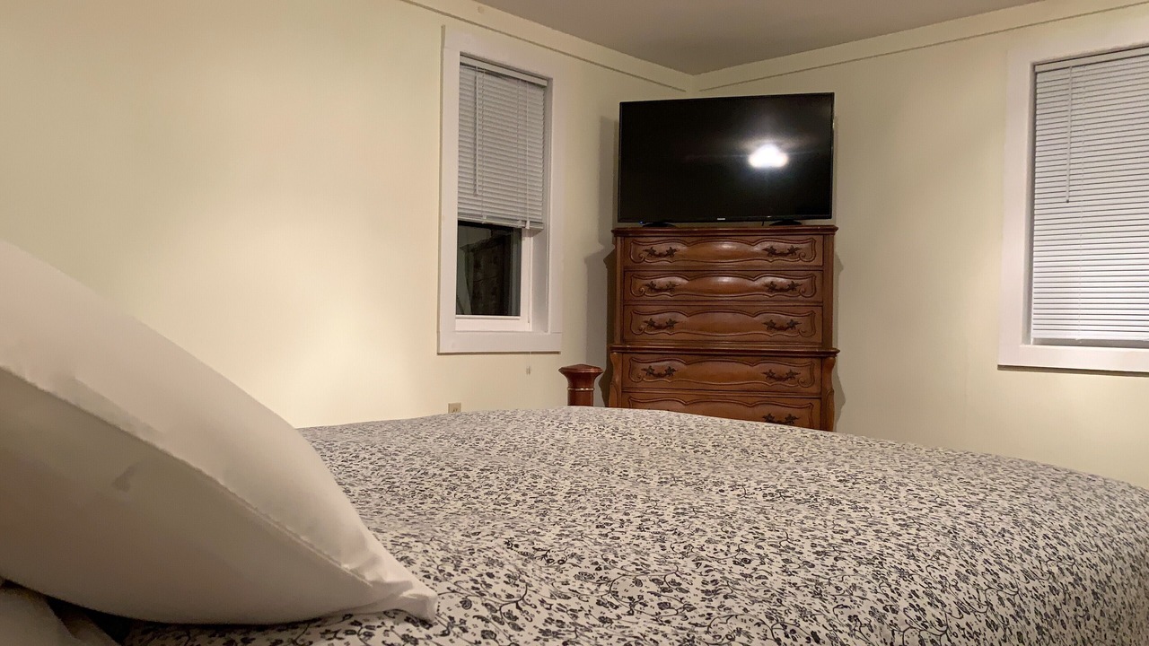 Photo of Bedroom in Roxbury