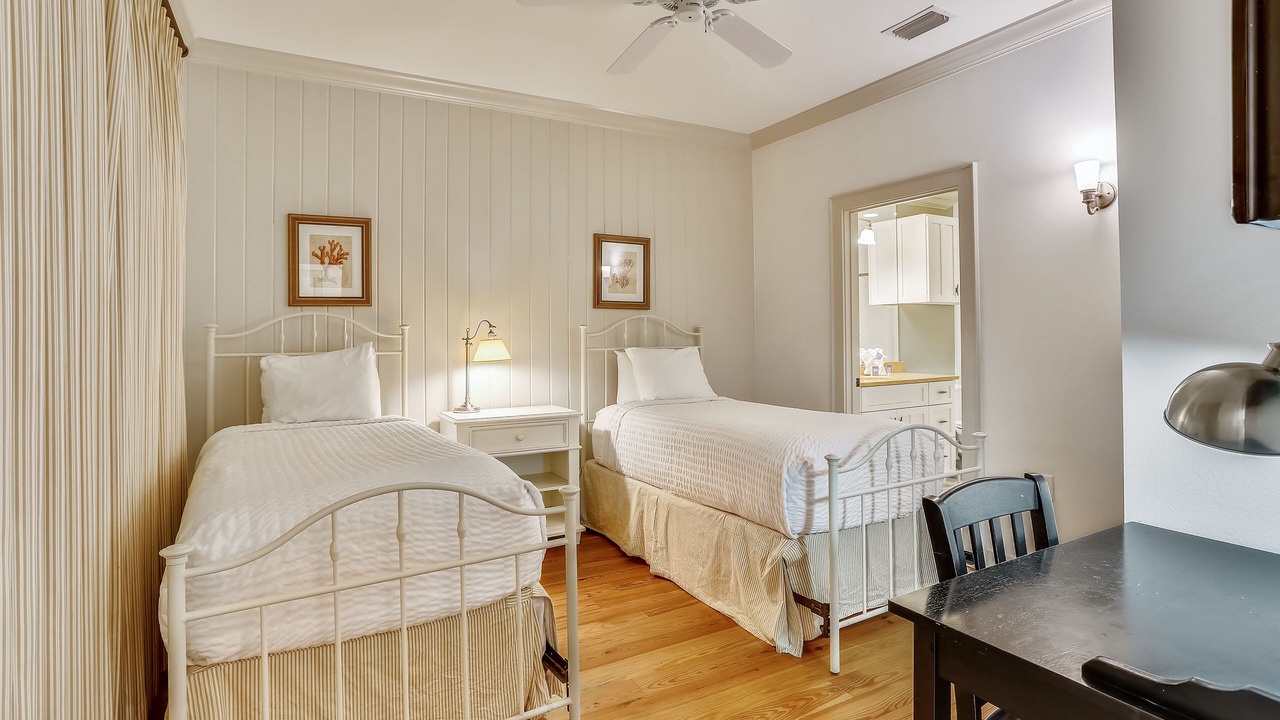 Photo of Bedroom in Holmes Beach