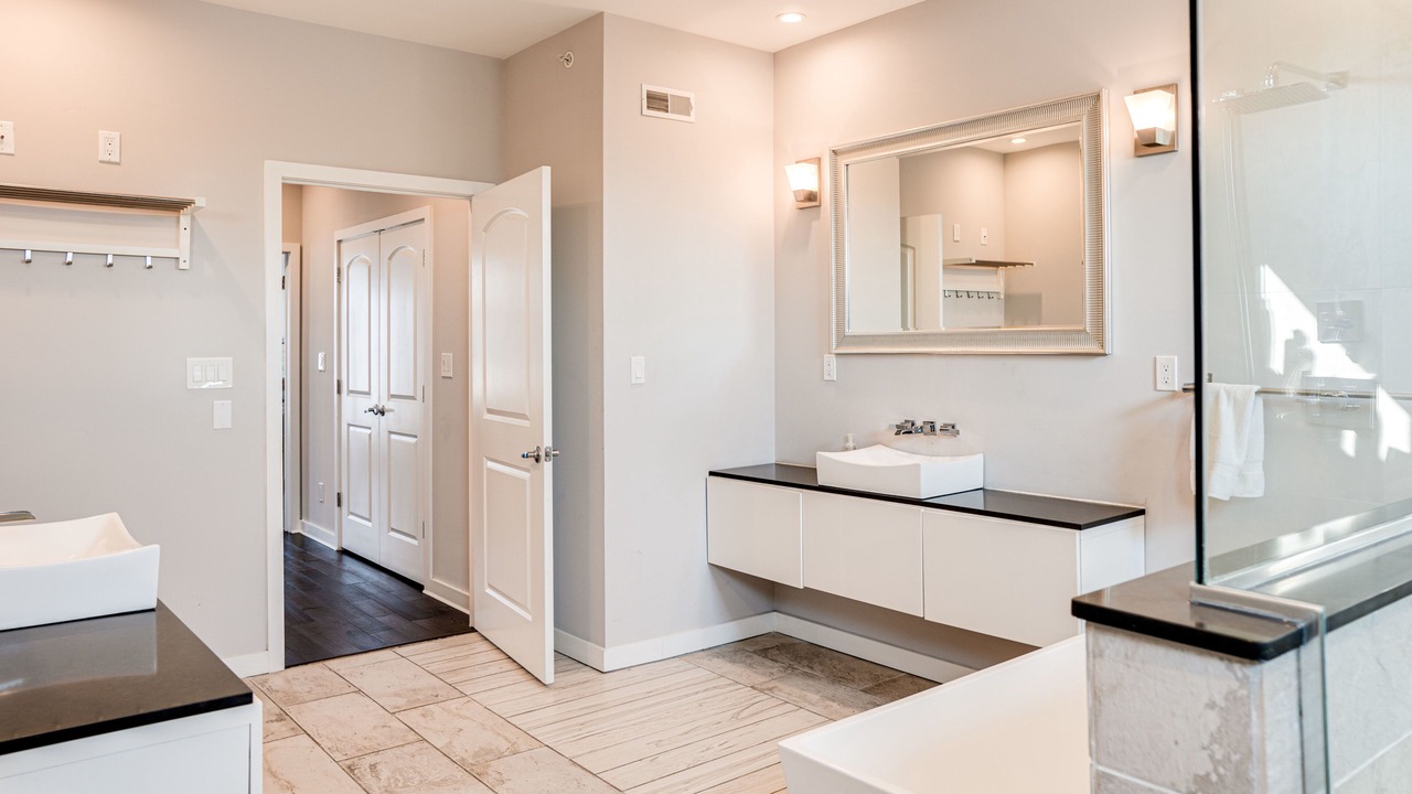 Photo of Bathroom in Point Breeze