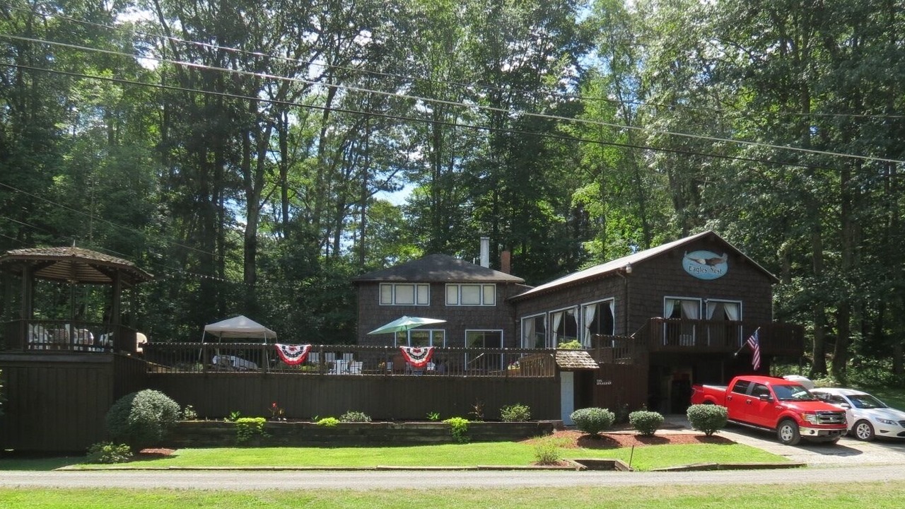 Photo of Others in Gaines