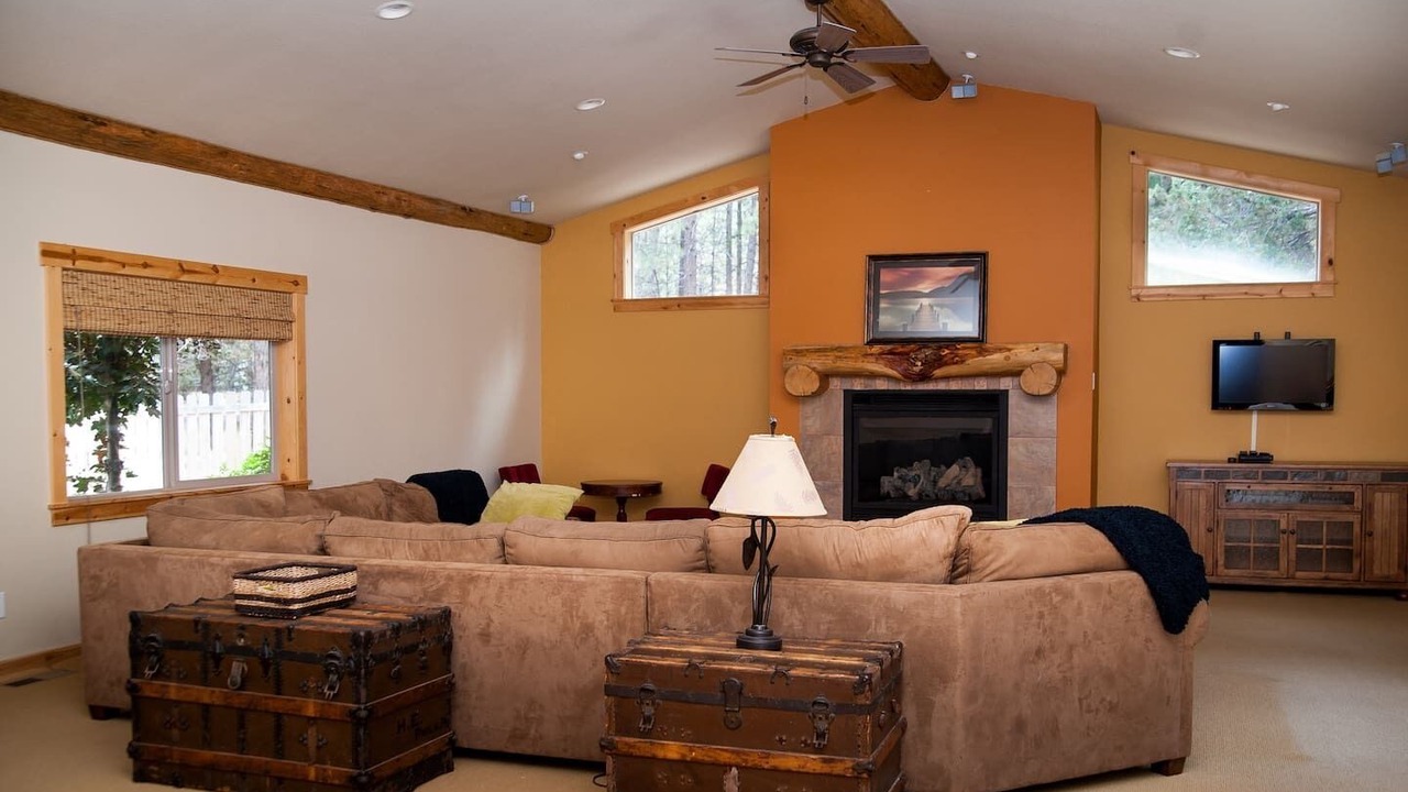 Photo of Livingroom in Bend