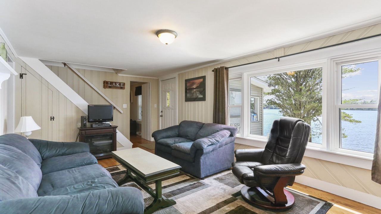 Photo of Livingroom in Ponds of Plymouth