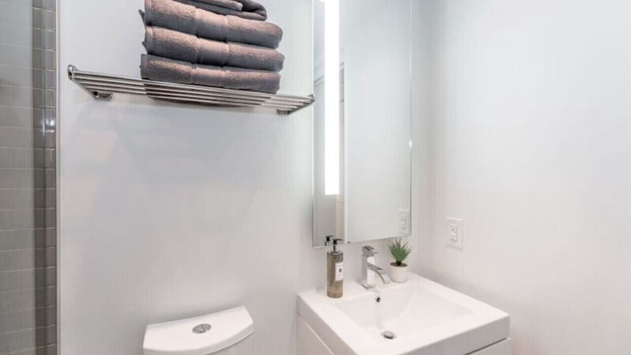 Photo of Bathroom in Fashion District