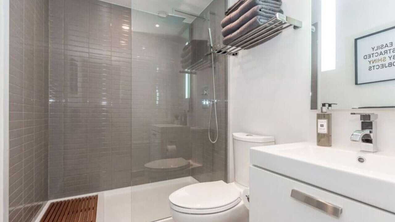 Photo of Bathroom in Fashion District