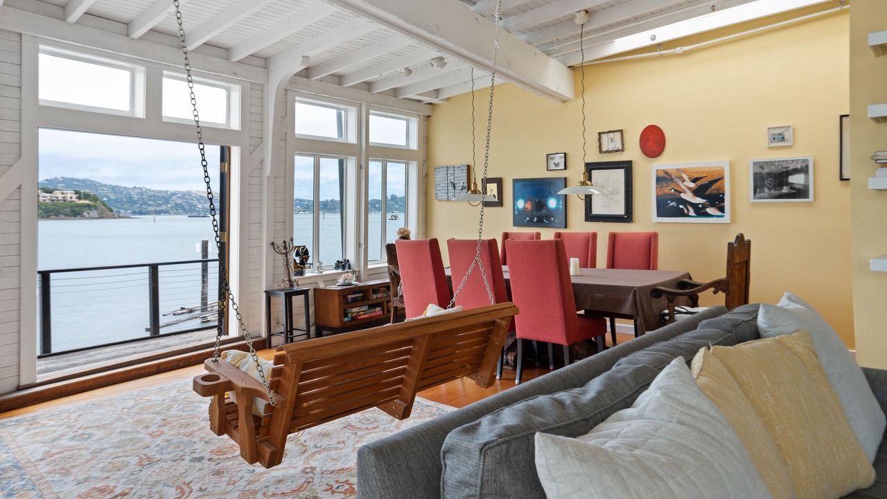 Photo of Livingroom in Marin City