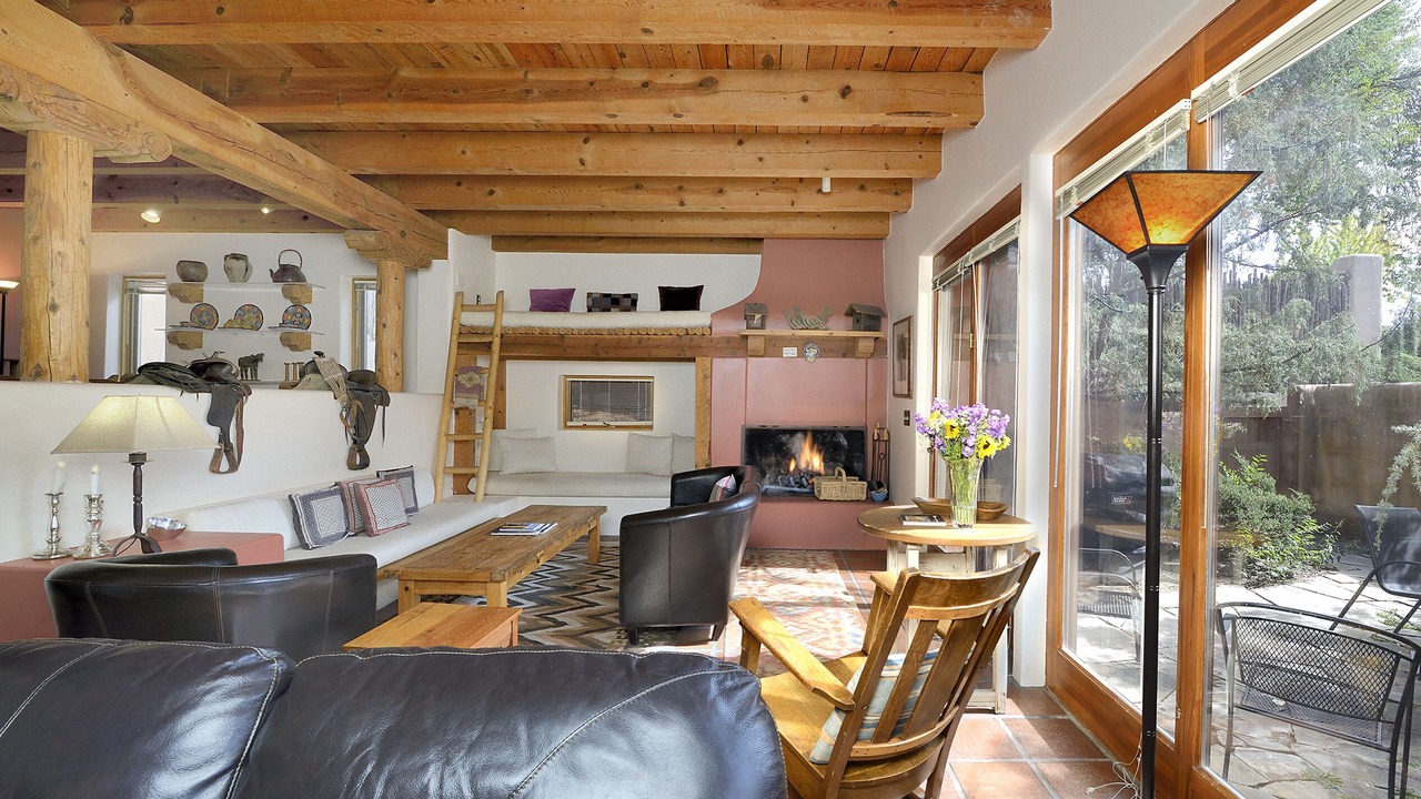 Photo of Livingroom in Historic Eastside