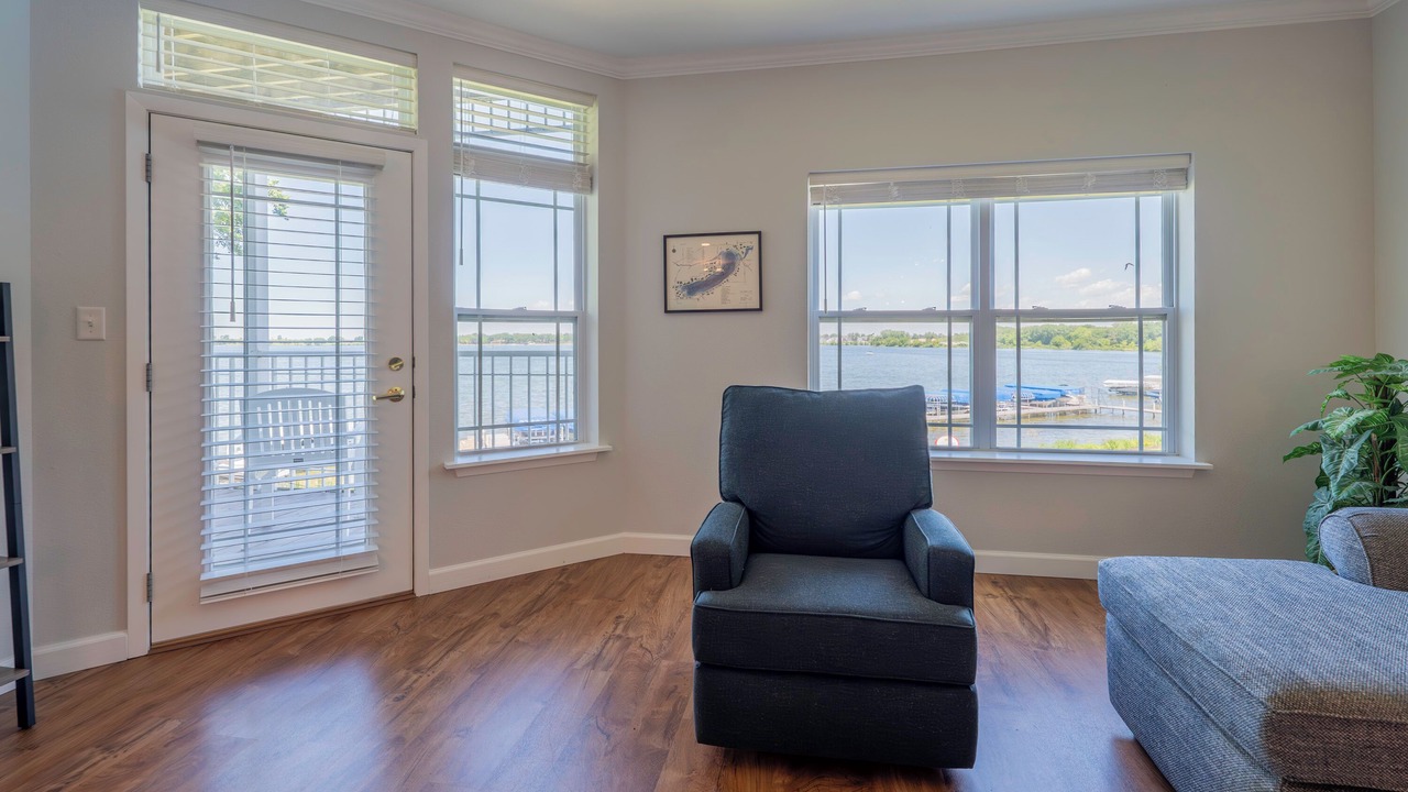 Photo of Livingroom in Delavan Lake