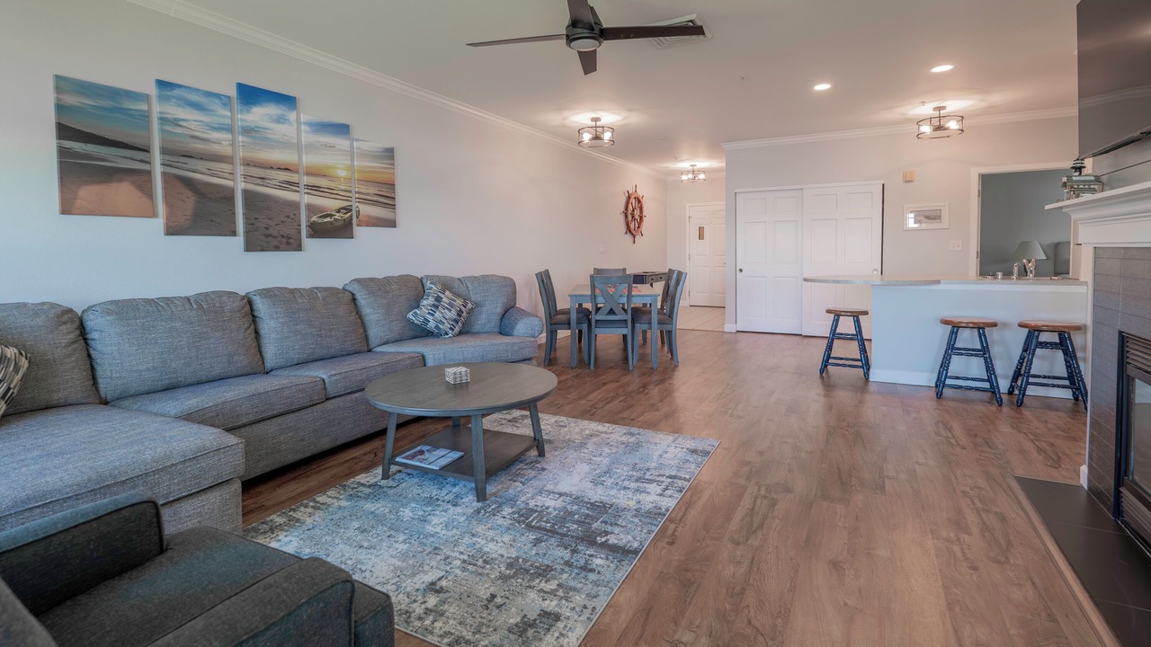 Photo of Livingroom in Delavan Lake