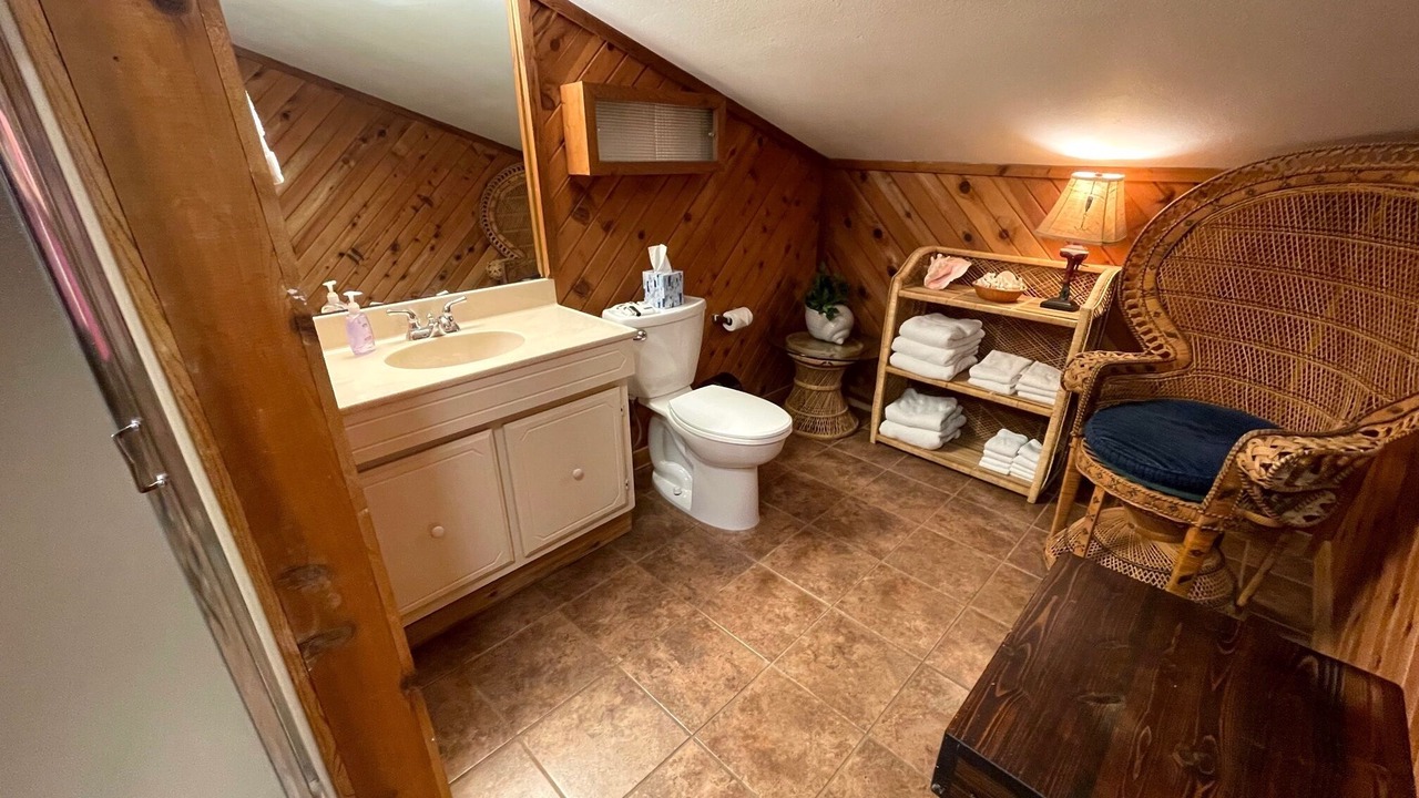 Photo of Bathroom in Point Venture