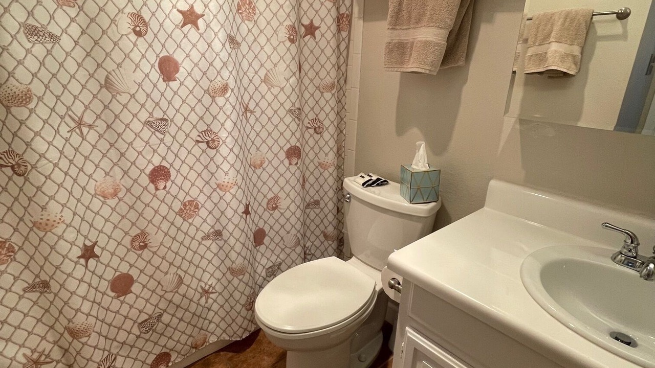 Photo of Bathroom in Point Venture