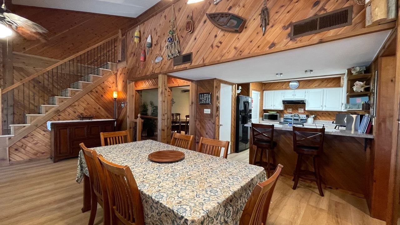 Photo of Bedroom in Point Venture