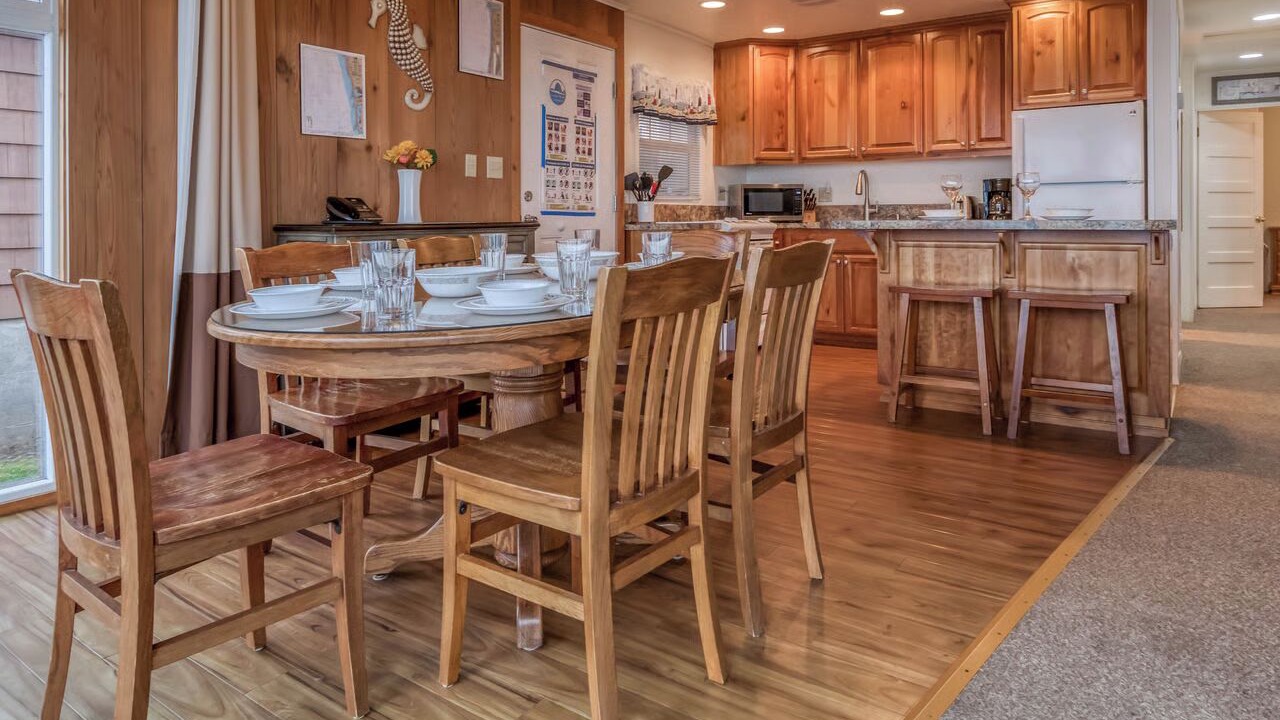 Photo of Others in Roads End