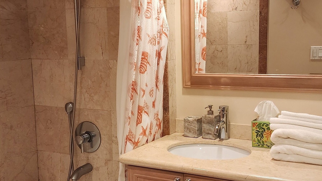 Photo of Bathroom in Merced Manor