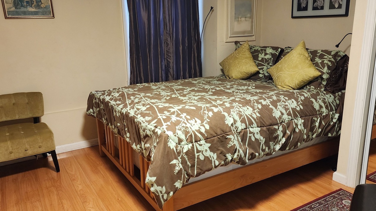 Photo of Bedroom in Merced Manor