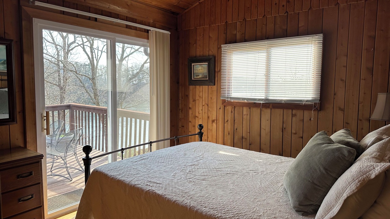 Photo of Bedroom in Huddleston