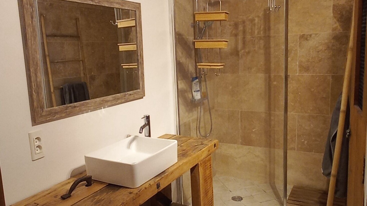 Photo of Bathroom in Saze