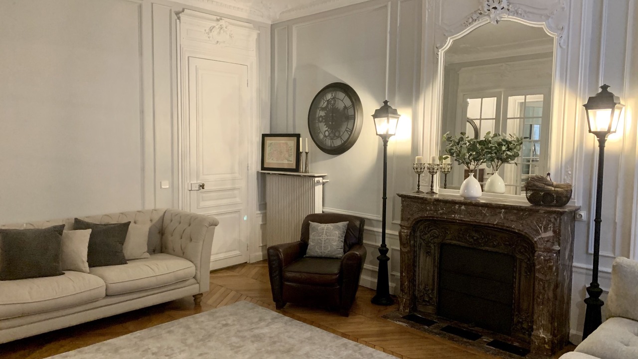Photo of Livingroom in 17th Arrondissement
